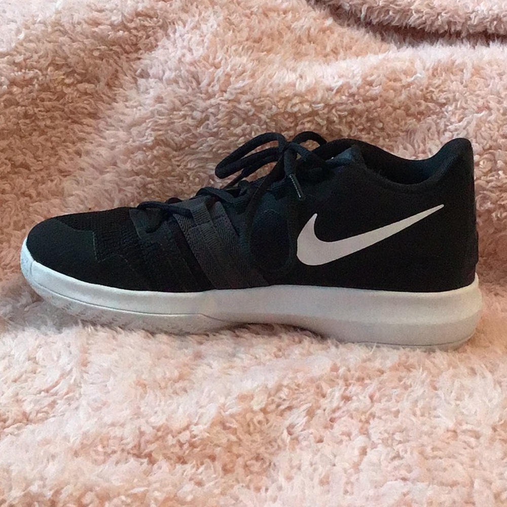 ❌SOLD❌Nike shoes    NWOT❌sold❌